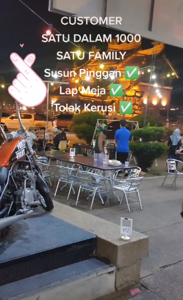 “Satu Dalam Seribu” Contoh Baik Yang Ditunjukkan Keluarga Ini Di Kedai Makan Raih Pujian Netizen